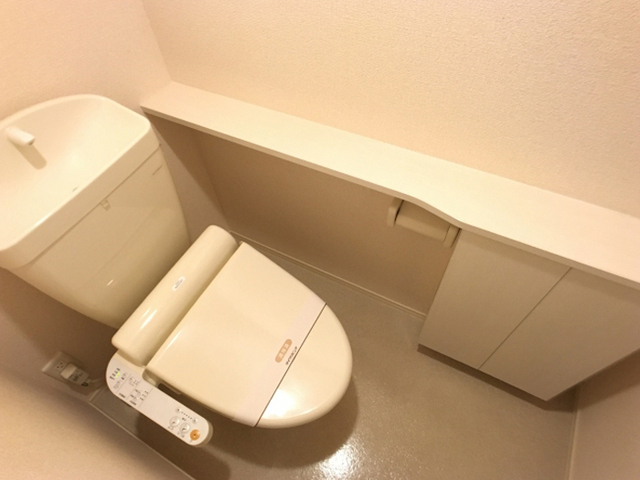 トイレ　温水洗浄便座