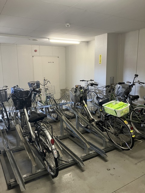 その他　駐輪場(有料)（その他）まで5m