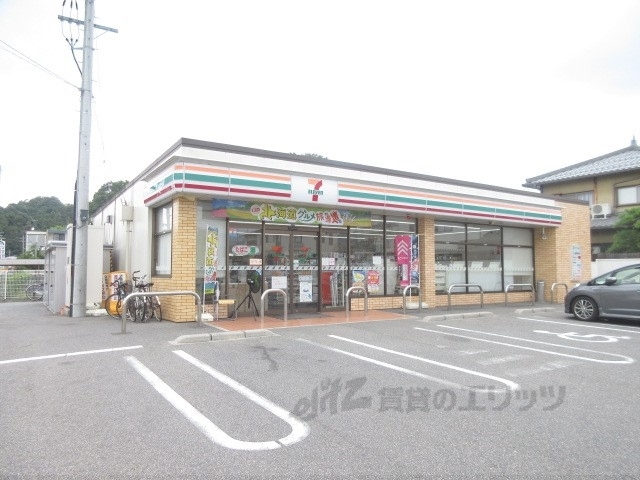 コンビニ　セブンイレブン彦根岡町店（コンビニ）まで1800m