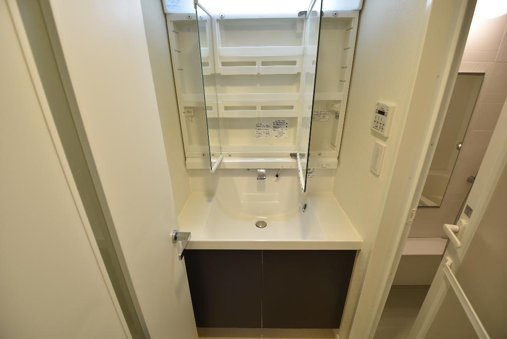 洗面設備　洗髪洗面化粧台