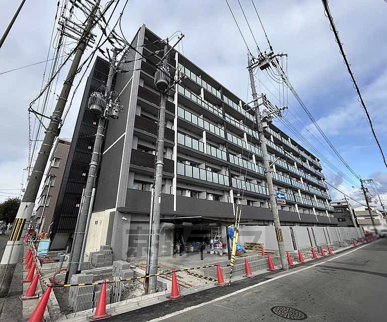 建物外観　・建築中