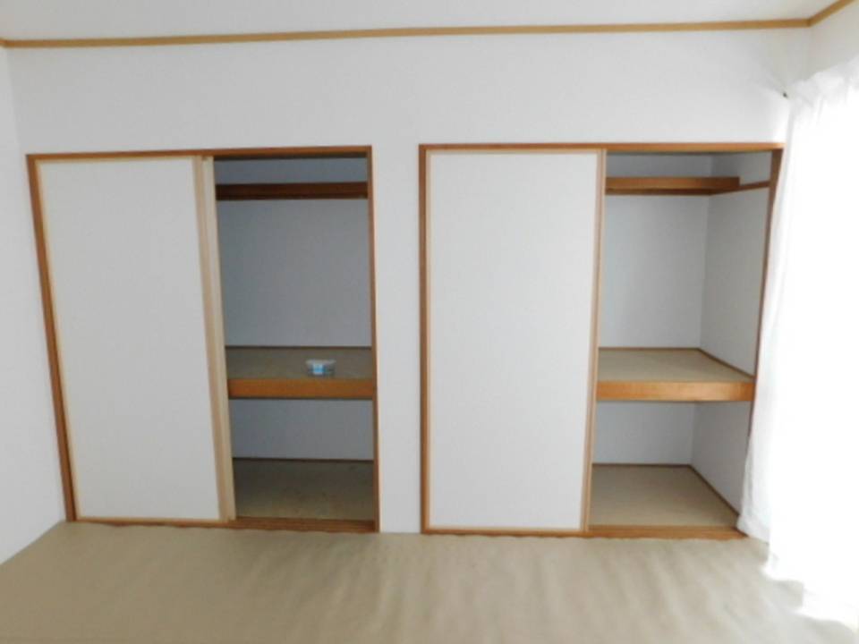 収納　押入れ