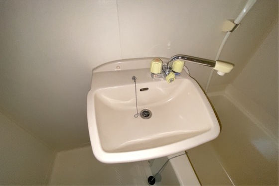 洗面設備　※別号室の写真です
