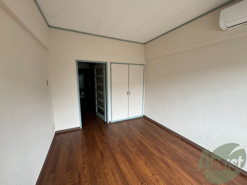 その他部屋・スペース　６帖の洋室があります。寝室にできそうですね。