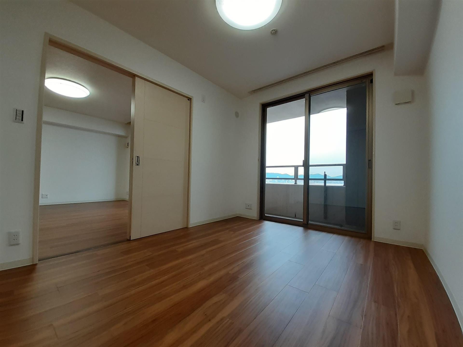 その他部屋・スペース　バルコニー側洋室