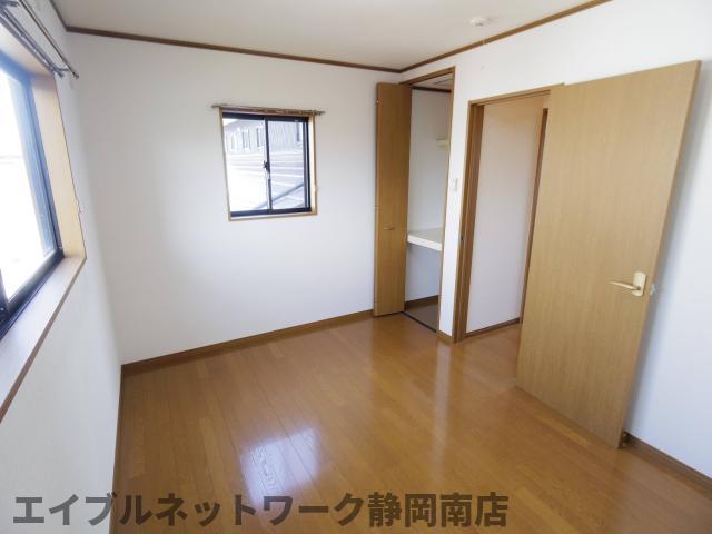 その他　使い勝手のいい洋室です