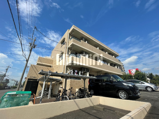 建物外観　南向きで日当たりも良いですよ