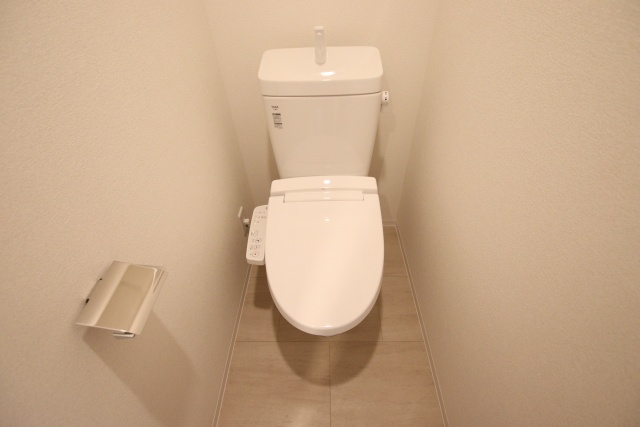 トイレ　※別室の参考写真の為、現況優先です。