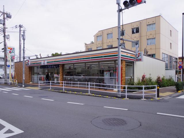 コンビニ　セブンイレブン（コンビニ）まで377m