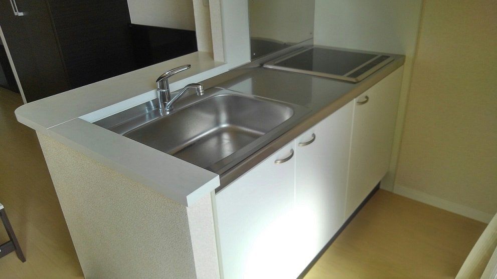 キッチン　電気コンロ2口付いております。