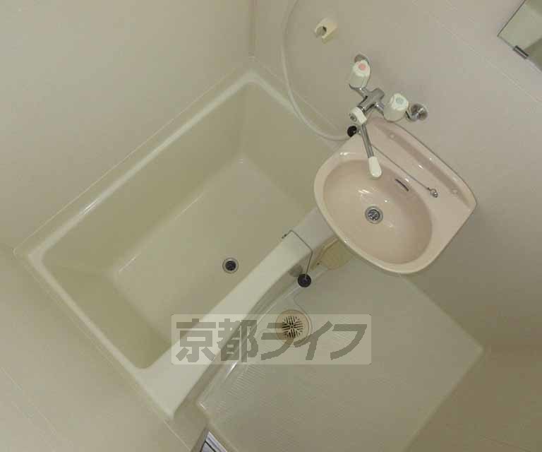 バス・シャワールーム　コンパクトなお風呂です