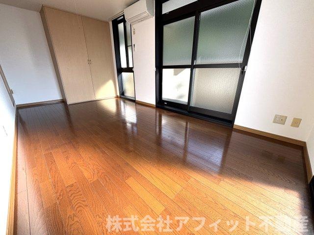 居室・リビング　洋室8帖