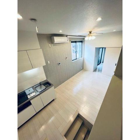 居室・リビング　室内