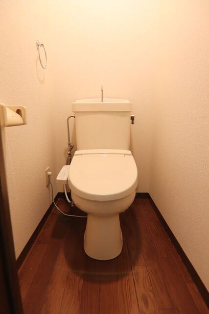 トイレ　※別号室の参考写真、現況優先です※
