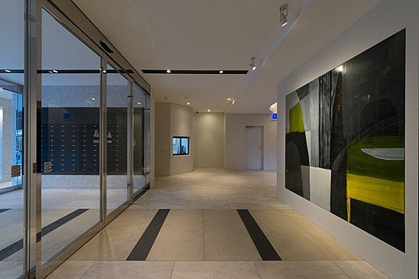 エントランス　建物の内部です