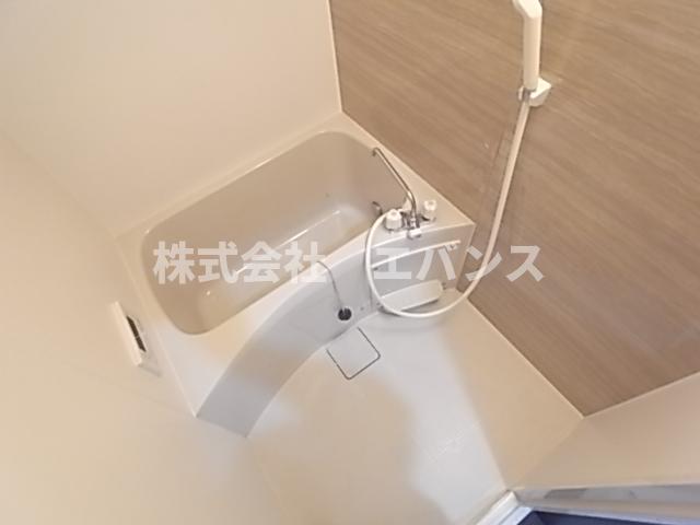 バス・シャワールーム　落ち着いた空間のお風呂です