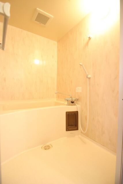 バス・シャワールーム　別室の参考写真です。※現況優先