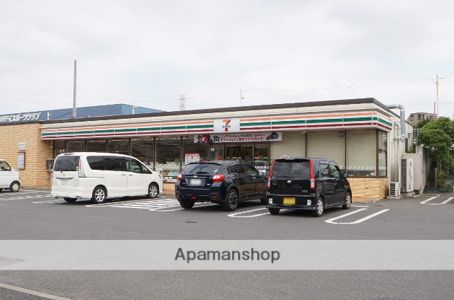 コンビニ　セブンイレブン（コンビニ）まで1049m