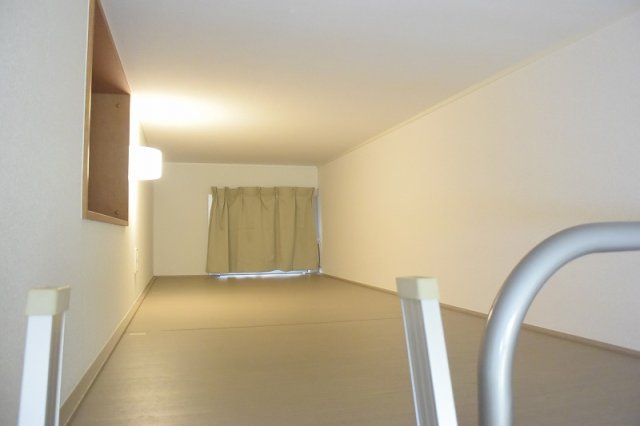 その他　ロフトは寝室としても使えます!!