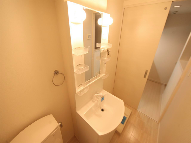 洗面設備　脱衣所　独立洗面台（シャンプードレッサー）洗濯機用意できます