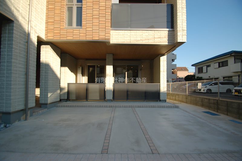 駐車場　別途契約が必要です