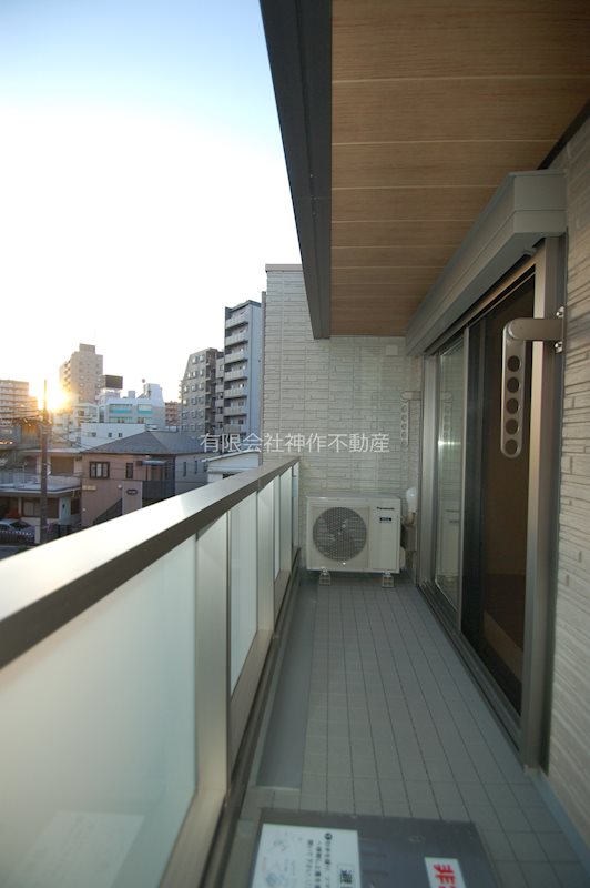 バルコニー　シャッター有・南面バルコニー