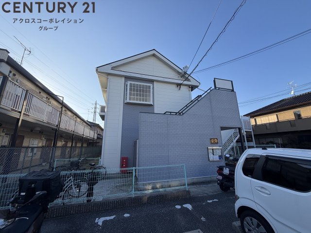 建物外観　居住者専用のごみ置き場があります。