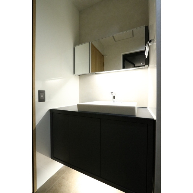 洗面設備　フロートタイプの洗面台