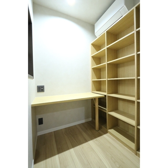 その他部屋・スペース　納戸兼書斎スペース