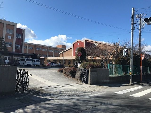 小学校　南小学校（小学校）まで1000m