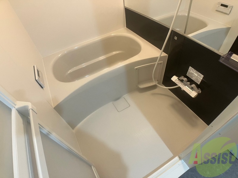 バス・シャワールーム　お風呂になります。一日の疲れを癒してくださいね。