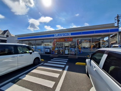 コンビニ　ローソンさいたま原山4丁目店（コンビニ）まで216m