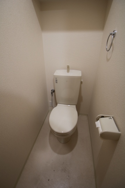 トイレ　※別室の参考写真の為、現況優先です。