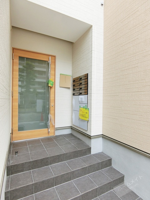 エントランス　オートロック付きで部外者シャットアウト♪