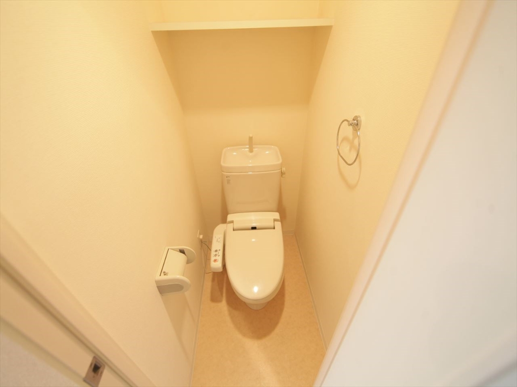 トイレ　温水洗浄暖房便座付トイレ