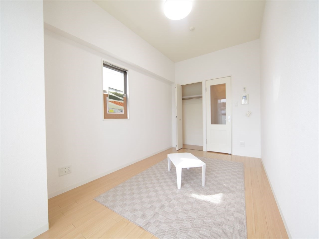 居室・リビング　洋室8帖　クローゼット付（収納充実してます）