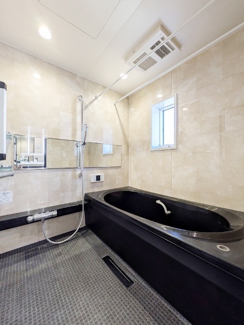 バス・シャワールーム　追い焚き・浴室乾燥機付き