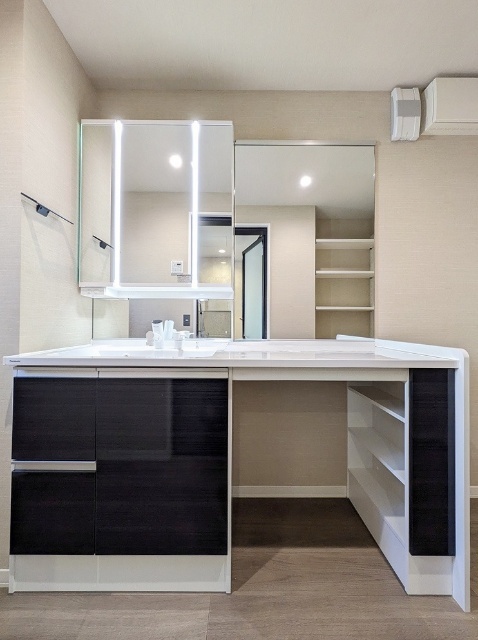 洗面設備　洗髪洗面化粧台