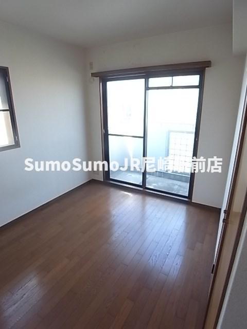 その他部屋・スペース　使い勝手のいい寝室です