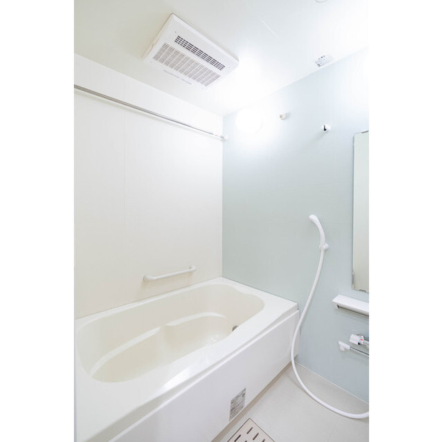 バス・シャワールーム　※別部屋の参考写真です。