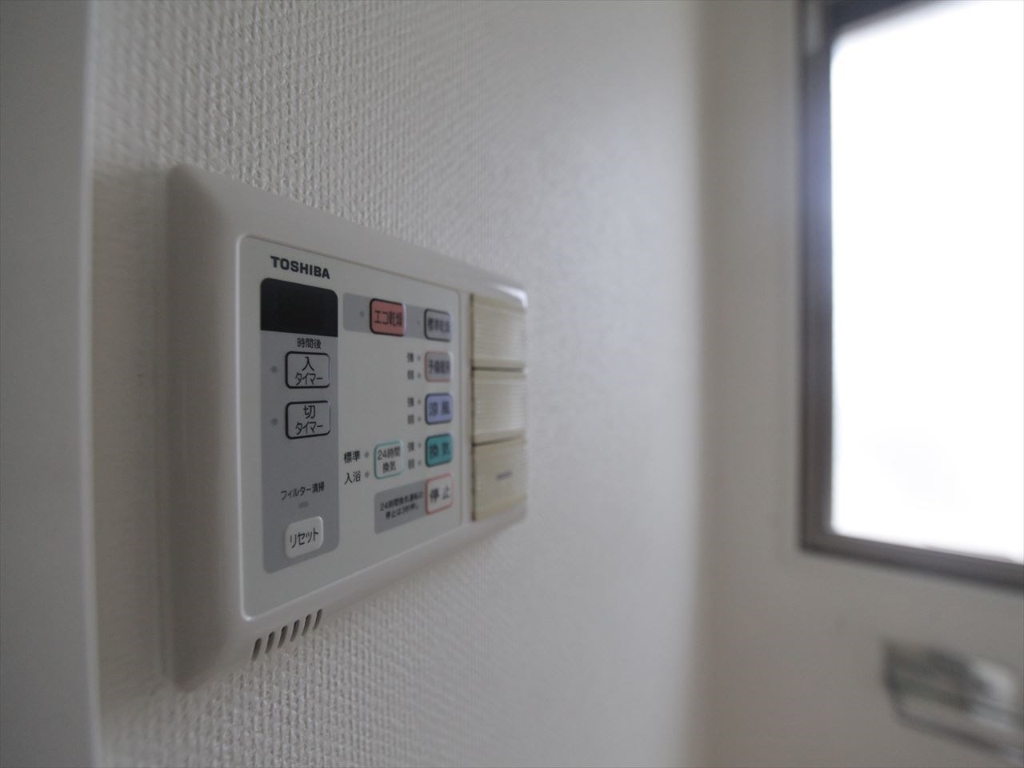 その他設備　浴室暖房乾燥機付き
