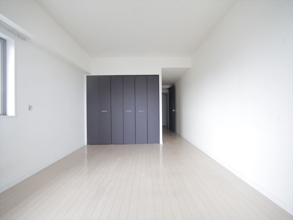 居室・リビング　洋室11.4帖　クローゼット付（収納充実してます）