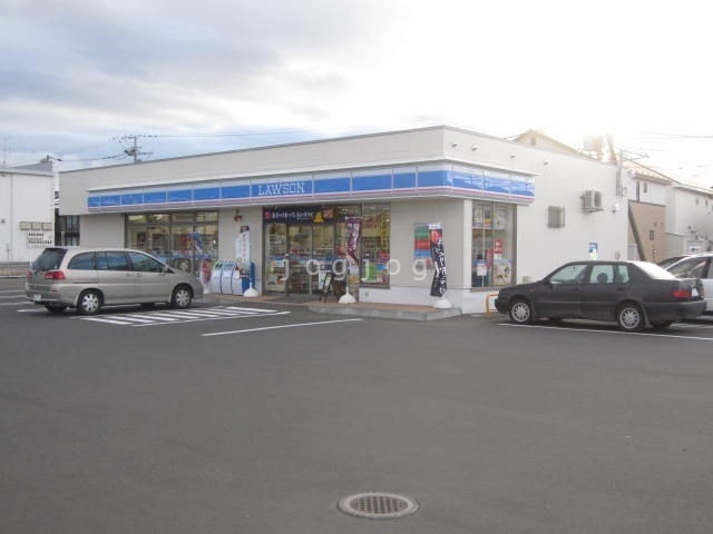 コンビニ　ローソン釧路文苑一丁目店（コンビニ）まで320m
