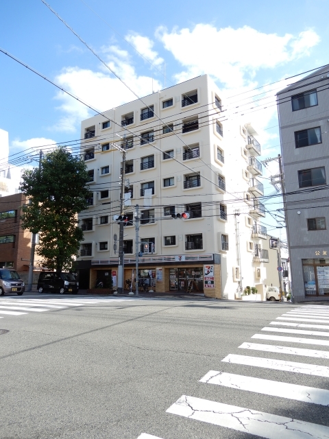 コンビニ　セブンイレブン神戸坂口通3丁目店（コンビニ）まで166m