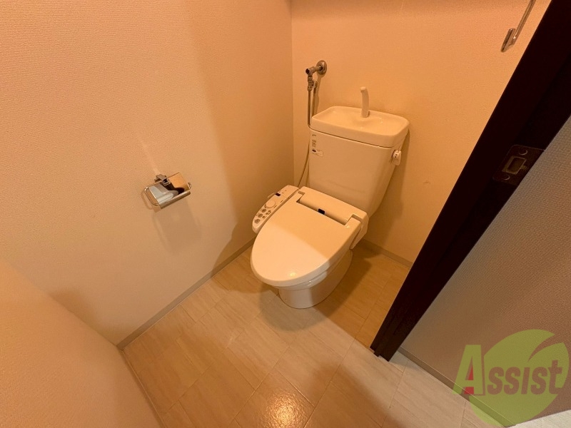 トイレ　こちらはトイレです。清潔感があり、安心して使用できます。