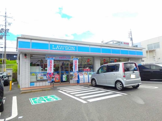 コンビニ　ローソン桑名新西方店（コンビニ）まで600m