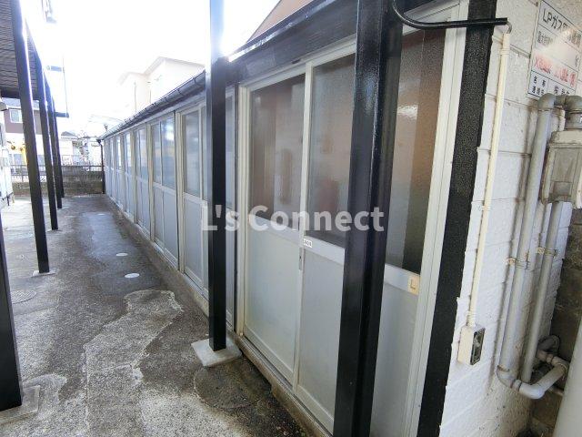 その他共有部分　外物置にはタイヤを収納できます。