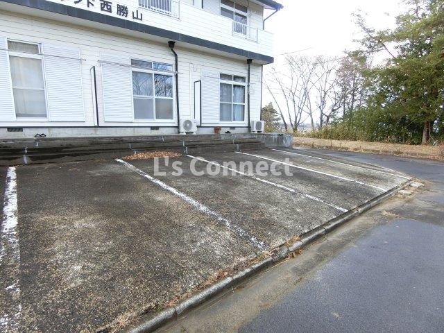 駐車場　敷地内駐車場も契約可能です。
