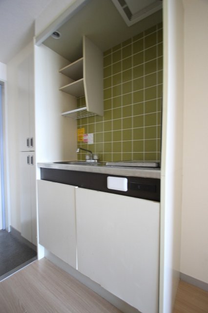 キッチン　同物件、別号室のものです。