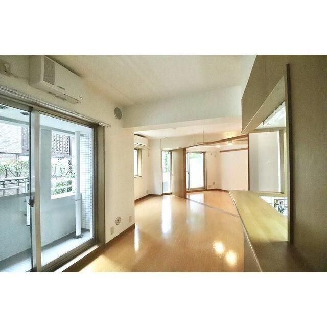 居室・リビング　ゆったりとした居間です